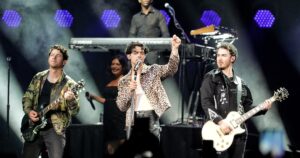 El regreso de Jonas Brothers confirmó su furor con un repaso de la carrera, a 15 años de llenar River
